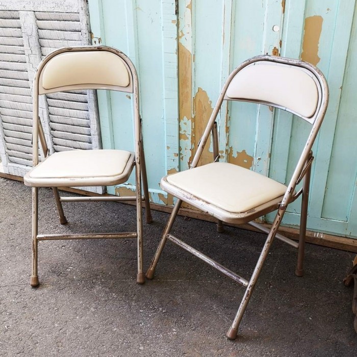 Deux chaises pliantes Singer vintage